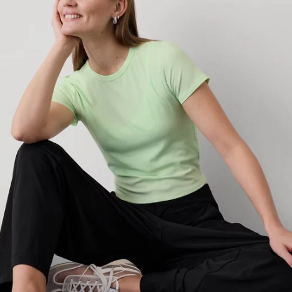 NWT Athleta Signature Rib Crop Tee - Mint Tint - M